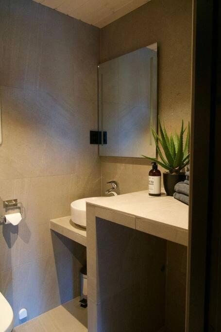 Seafront Apartment Henningsvær Dış mekan fotoğraf